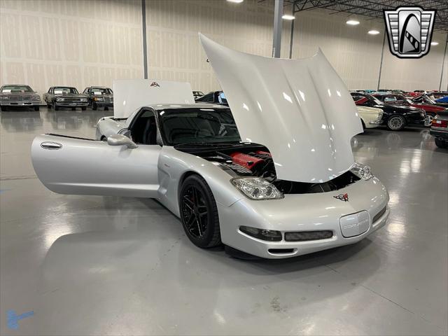 Photo of 2002 Silver Chevrolet Corvette