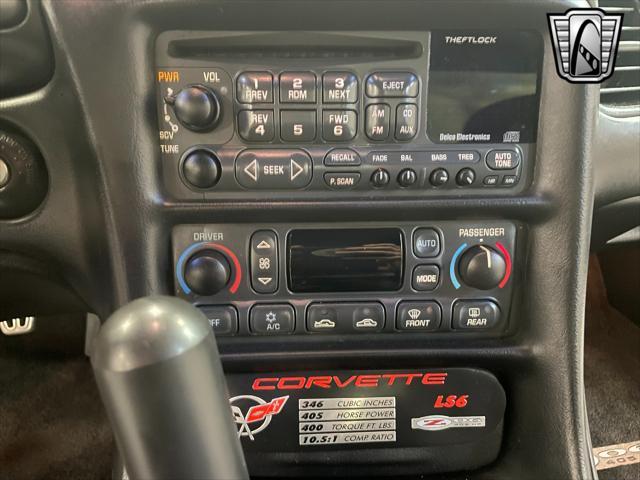 Photo of 2002 Silver Chevrolet Corvette