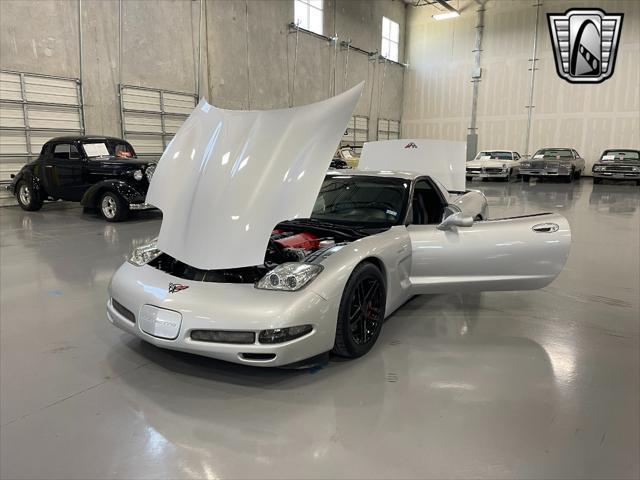 Photo of 2002 Silver Chevrolet Corvette