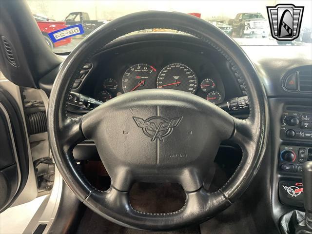 Photo of 2002 Silver Chevrolet Corvette