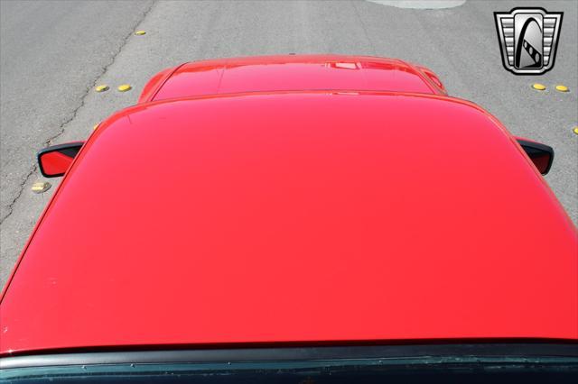 Photo of 1985 Red Porsche 944