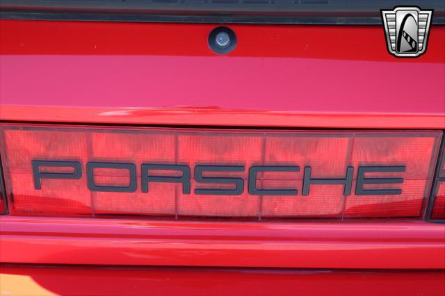 Photo of 1985 Red Porsche 944
