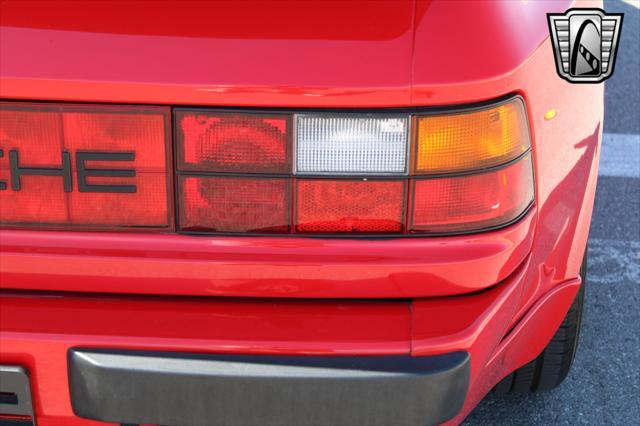 Photo of 1985 Red Porsche 944