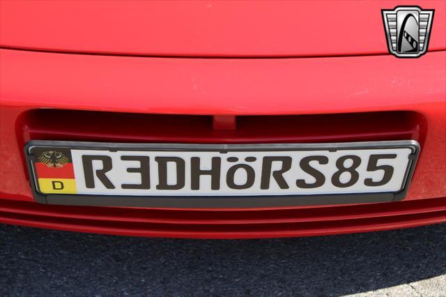 Photo of 1985 Red Porsche 944