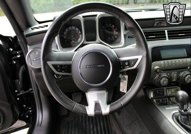 Photo of 2011 Black Chevrolet Camaro