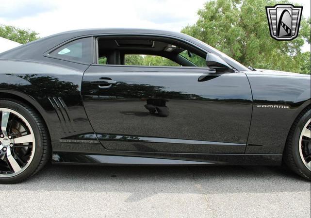 Photo of 2011 Black Chevrolet Camaro
