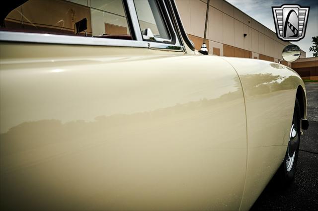 Photo of 1961 WHITE MG MGA