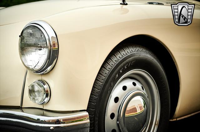 Photo of 1961 WHITE MG MGA