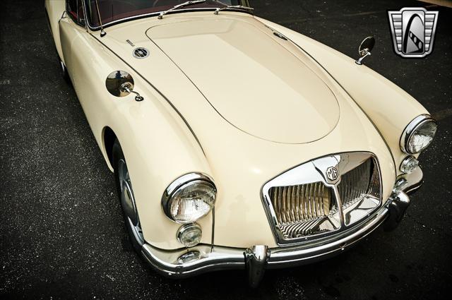 Photo of 1961 WHITE MG MGA