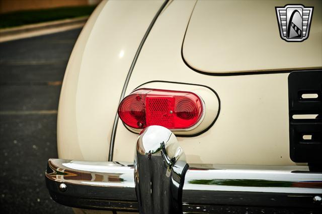 Photo of 1961 WHITE MG MGA