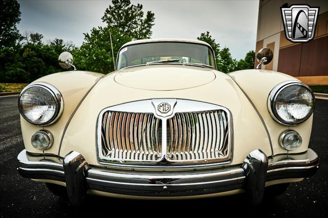 Photo of 1961 WHITE MG MGA