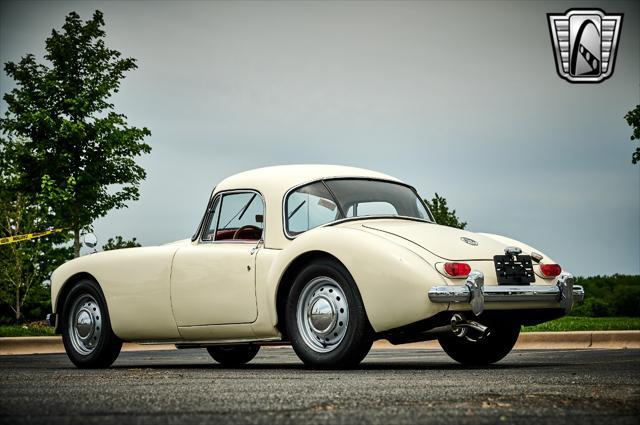 Photo of 1961 WHITE MG MGA