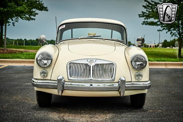 Photo of 1961 WHITE MG MGA