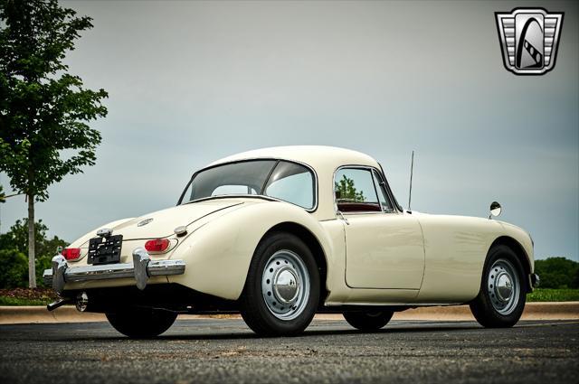 Photo of 1961 WHITE MG MGA