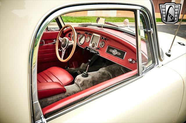 Photo of 1961 WHITE MG MGA