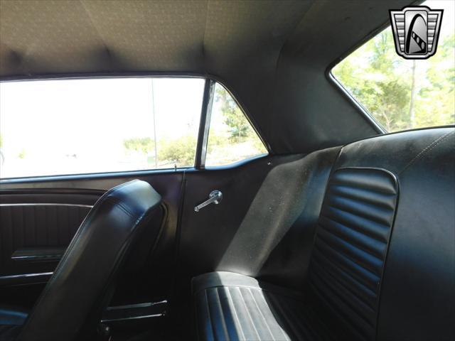 Photo of 1965 Gray Ford Mustang