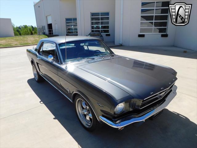 Photo of 1965 Gray Ford Mustang