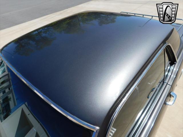 Photo of 1965 Gray Ford Mustang