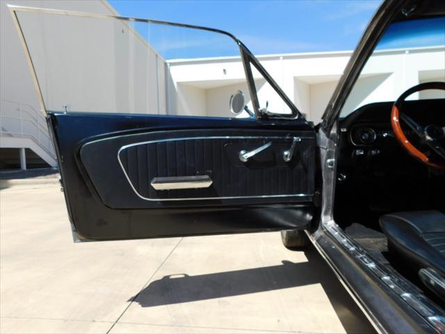 Photo of 1965 Gray Ford Mustang