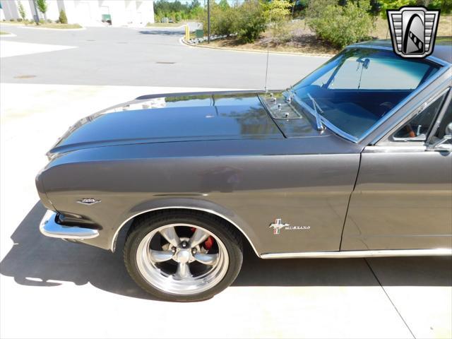Photo of 1965 Gray Ford Mustang