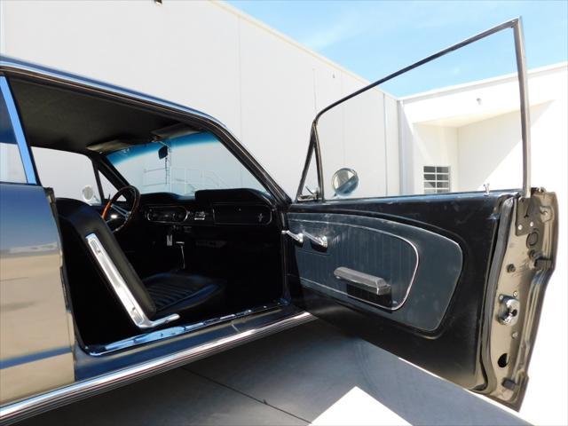 Photo of 1965 Gray Ford Mustang