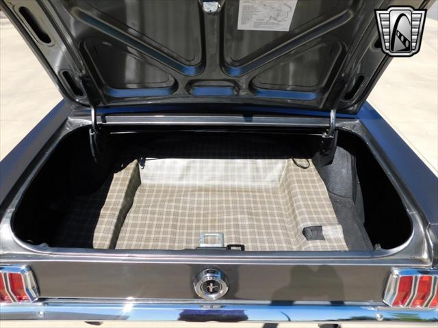 Photo of 1965 Gray Ford Mustang