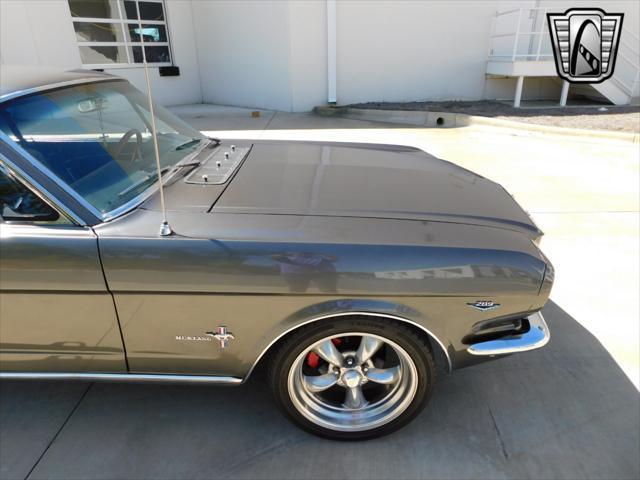 Photo of 1965 Gray Ford Mustang