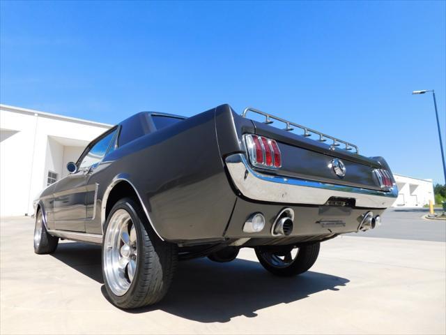Photo of 1965 Gray Ford Mustang