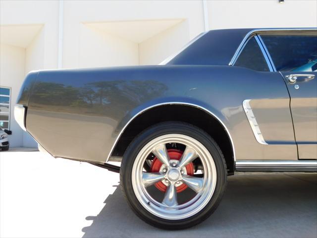 Photo of 1965 Gray Ford Mustang