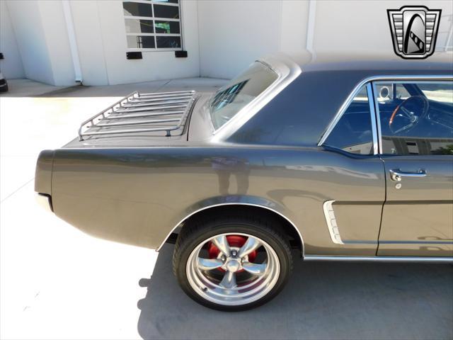 Photo of 1965 Gray Ford Mustang