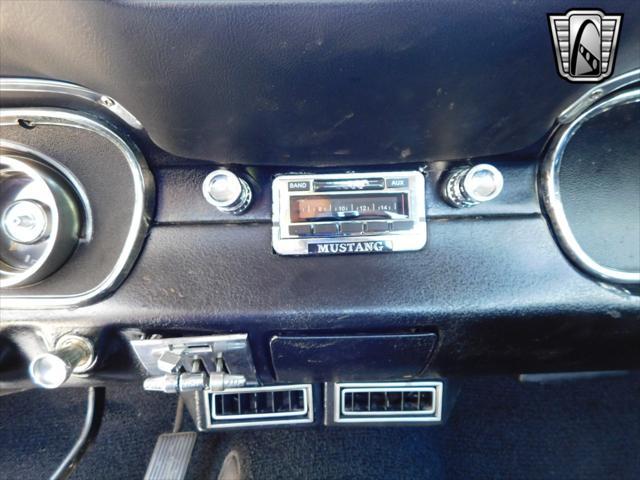 Photo of 1965 Gray Ford Mustang