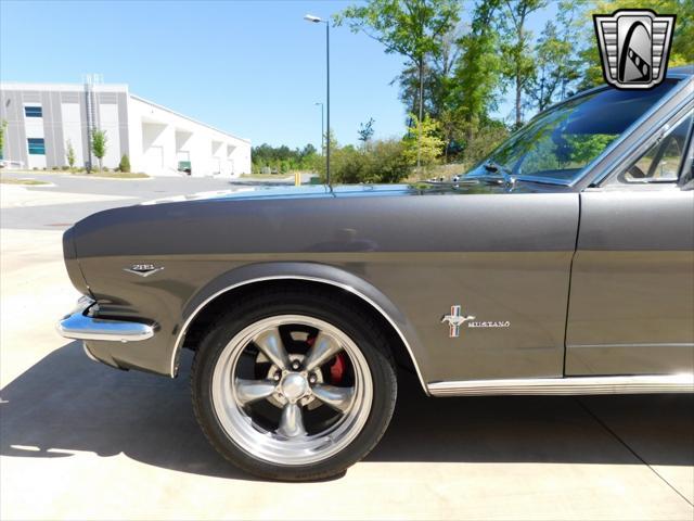 Photo of 1965 Gray Ford Mustang