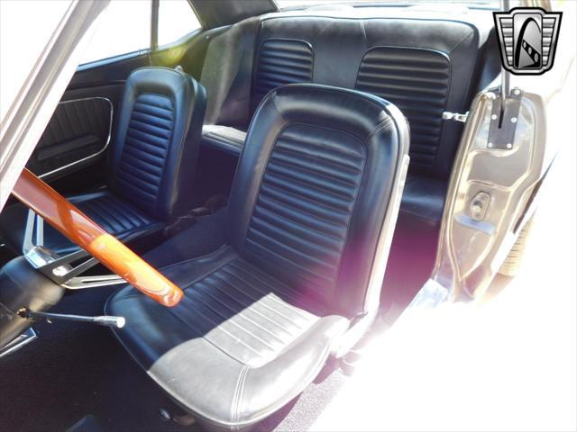 Photo of 1965 Gray Ford Mustang