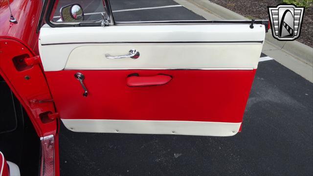 Photo of 1954 Red Ford Crestline