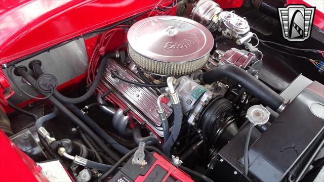 Photo of 1954 Red Ford Crestline