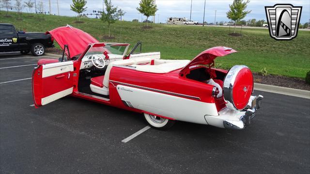 Photo of 1954 Red Ford Crestline