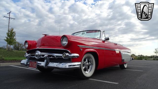 Photo of 1954 Red Ford Crestline