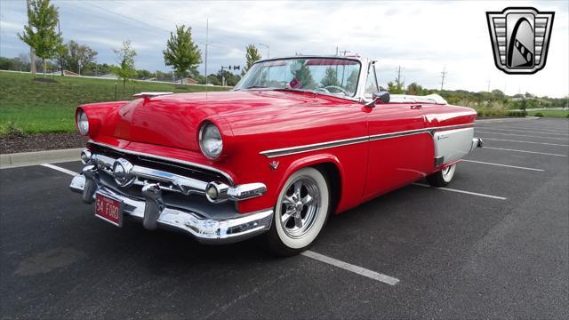Photo of 1954 Red Ford Crestline