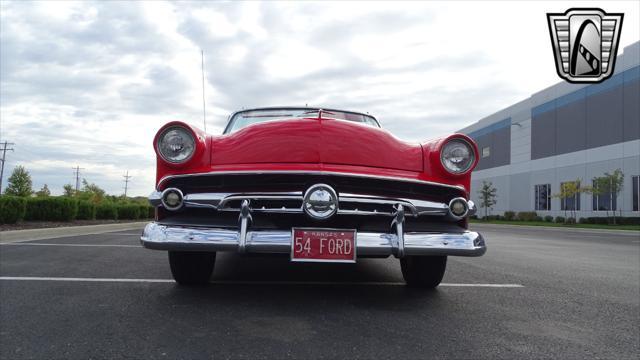 Photo of 1954 Red Ford Crestline