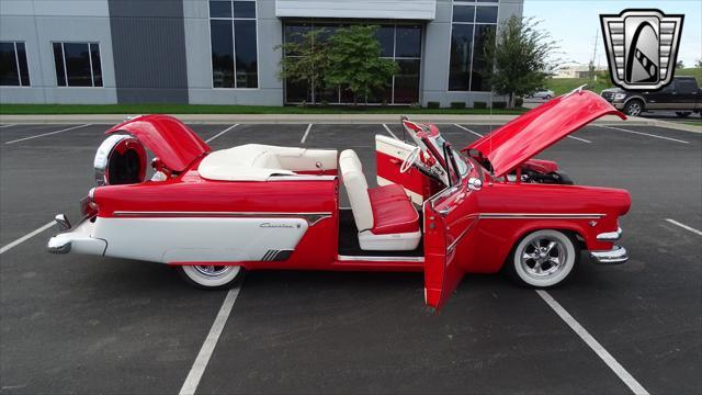 Photo of 1954 Red Ford Crestline