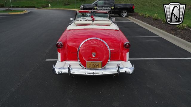 Photo of 1954 Red Ford Crestline