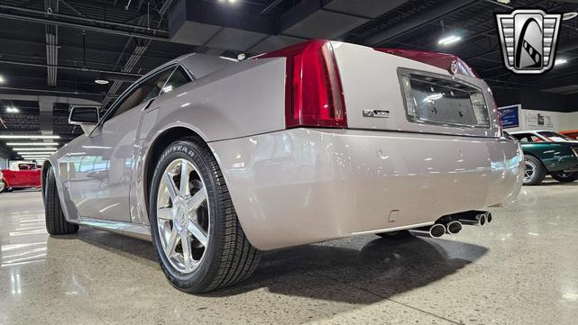 Photo of 2004 Silver Pearl Cadillac XLR