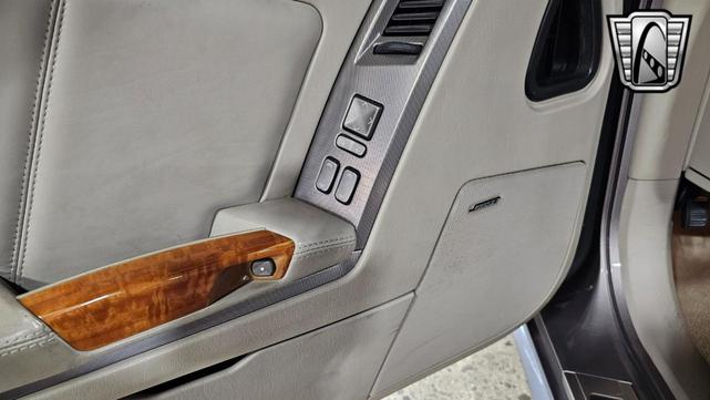 Photo of 2004 Silver Pearl Cadillac XLR