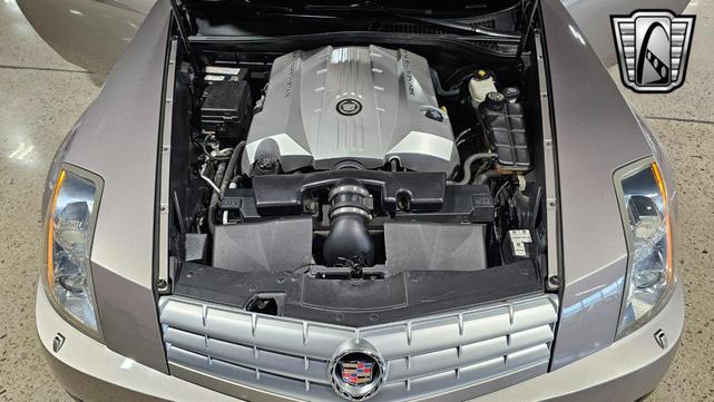 Photo of 2004 Silver Pearl Cadillac XLR