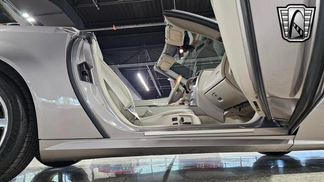Photo of 2004 Silver Pearl Cadillac XLR