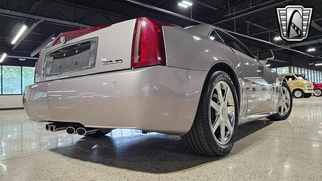 Photo of 2004 Silver Pearl Cadillac XLR