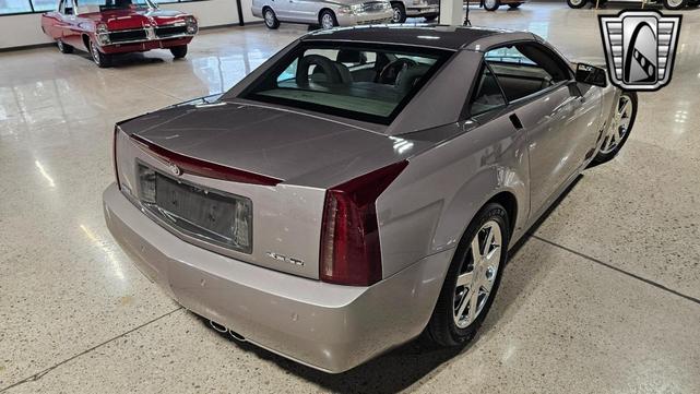 Photo of 2004 Silver Pearl Cadillac XLR