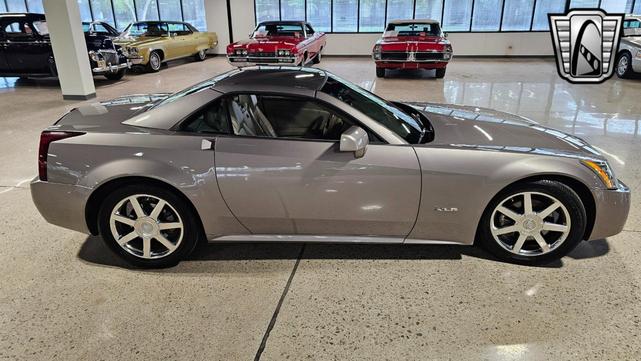 Photo of 2004 Silver Pearl Cadillac XLR