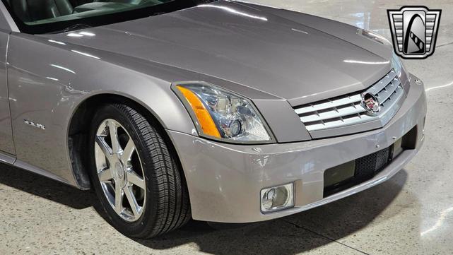 Photo of 2004 Silver Pearl Cadillac XLR