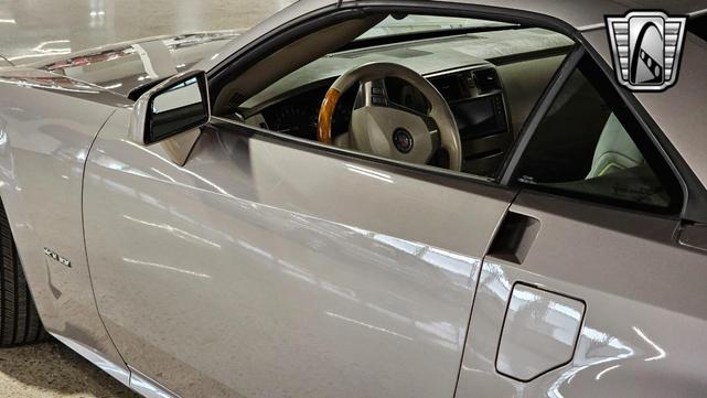 Photo of 2004 Silver Pearl Cadillac XLR